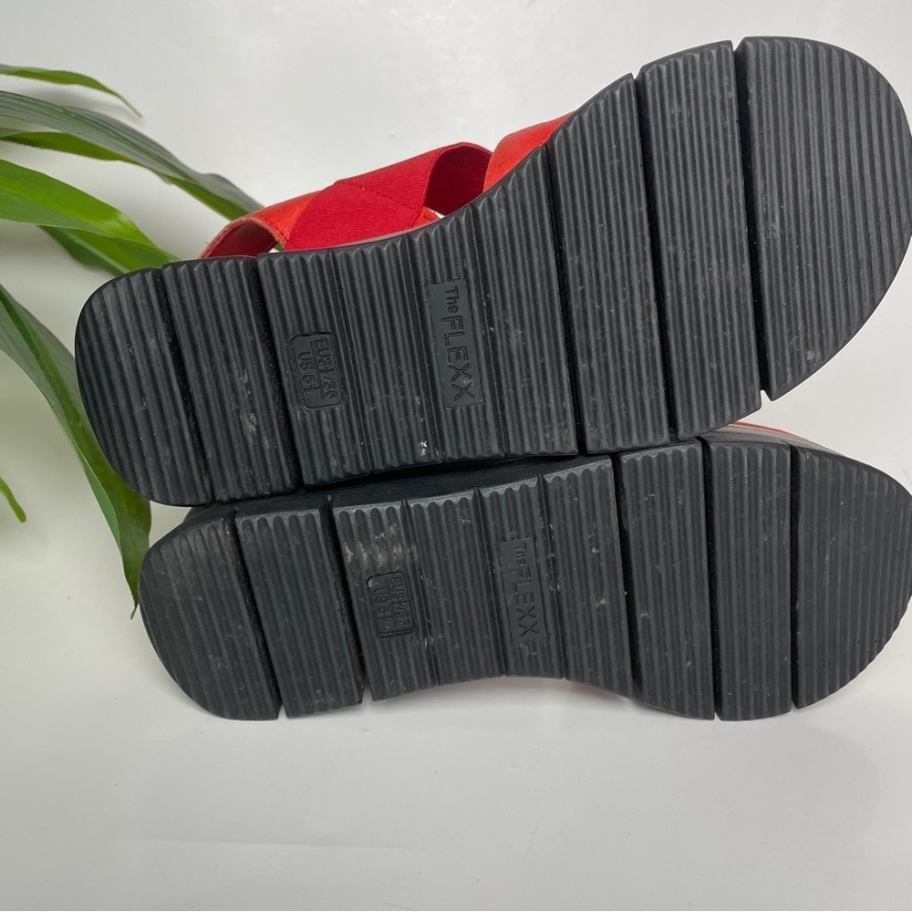 The Flexx Red Leather Two Band Wedge Sandal 5.5 - Picture 11 of 12